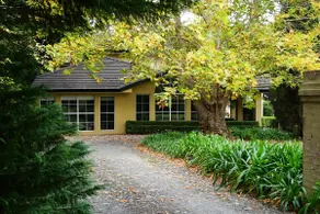 KEVALIER PARK, Berry, Berry & Surrounds - Check out sonntags um 16 Uhr! - Image 2