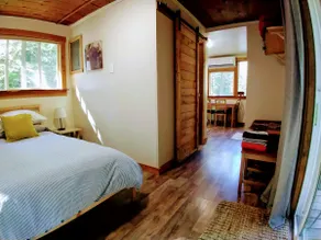 Fern-Pets OK Tiny Cabin 1 mile to Mt Rainier - Image 3