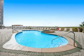 11th-floor oceanfront condo with pool Gulf & pier views with laundry - Image 4