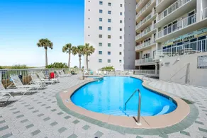 11th-floor oceanfront condo with pool Gulf & pier views with laundry - Image 2