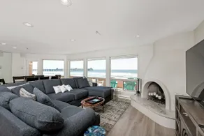 Gorgeous Large 3 Bedroom Direct Oceanfront - Image 4