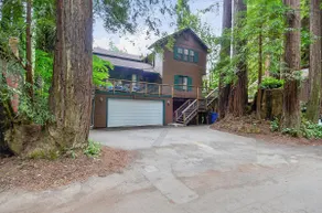 Irish Mist ~ Family Home, Gas Fireplace, Year-round Dock, Dog-Friendly! - Image 2