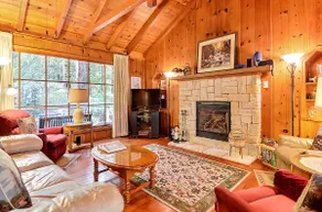 Irish Mist ~ Family Home, Gas Fireplace, Year-round Dock, Dog-Friendly! - Image 3