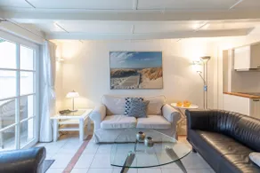 That white Hus - Image 2