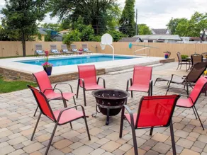 Neu gelistete wunderschöne New Buffalo Cottage in der Nähe der Innenstadt mit Association Pool! - Image 2