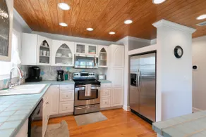 Sea Glass Cottage - Oceanfront Bliss - Image 4