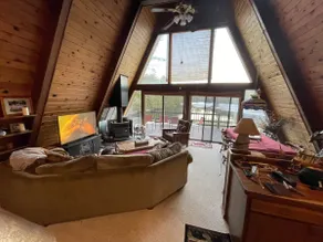 Chalet on Private Alderbrook Lake - Image 5