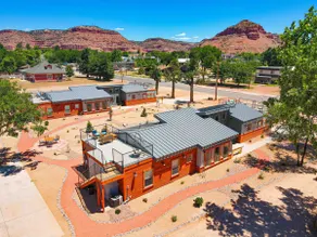 Kanab Rooftop Views, Pool & Hot Tub near Zion, Br - Image 5
