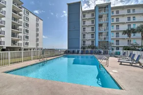 Beachfront Gulf Shores Condo w/ Community Pool! - Image 3