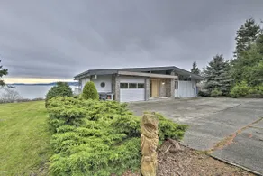 Bayfront Home - Take Ferry to the San Juan Islands - Image 5
