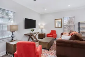 Spacious New Home Ideal for Group - Near the FQ - Image 5