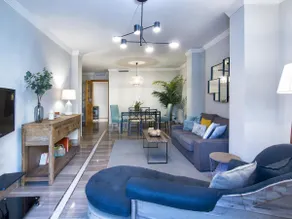 Chezmoihomes Town Hall Apartment 2 - Image 5
