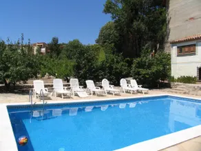 Manor house garden of 4500 m2. Pool and private barbecue. Near Tarragona - Image 3