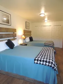 John Wayne's Waterfront Resort - Image 4