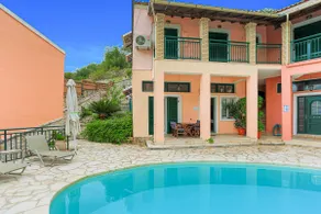 Villa Dora: Pool, 50m from the beach - Image 2