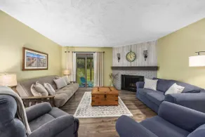 Charming 2-unit retreat in Rockford - Image 2