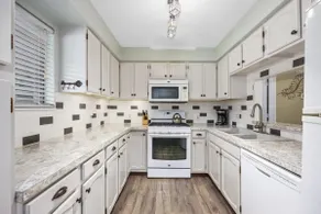 Charming 2-unit retreat in Rockford - Image 3