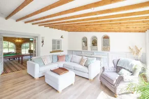 Host & Stay - The Arches Country House - Image 2