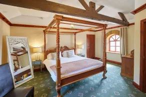 Host & Stay - The Arches Country House - Image 4
