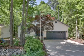 2 Mi to Golf: Hot Tub Hideaway in Ocean Pines - Image 3