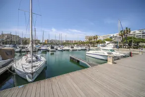 Bella Vista with a View of Port Carnon, Close to the Beach - Image 3
