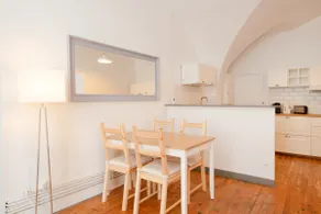 Apartamento-Apartamento-Baño privado con bañera-Vista al patio - Image 4