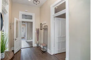 Wyoming St Restored Historic 2BR/1BA Downtown - Image 4
