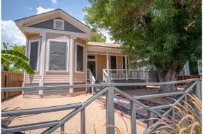 Wyoming St Restored Historic 2BR/1BA Downtown - Image 3