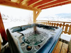 Independent chalet with Jacuzzi Private Sauna - Image 4