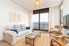 Fee4Me: First Line Luxury Apartment - Image 4