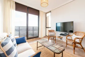 Fee4Me: First Line Luxury Apartment - Image 5