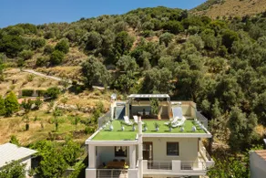 Stefanakos House - Image 4