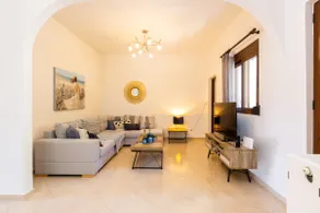 Stefanakos House - Image 2