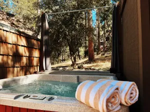 A-Frame w Hot Tub, Fireplace, Grill, Ac, Pets Ok - Image 3