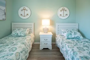 Condo familial en bord de mer avec installations incroyables, accès à la piscine et à la plage, kiosques de jardin et centre de loisirs avec gymnase, piscine intérieure / jacuzzi et salons. - Image 5