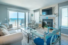 Condo familial en bord de mer avec installations incroyables, accès à la piscine et à la plage, kiosques de jardin et centre de loisirs avec gymnase, piscine intérieure / jacuzzi et salons. - Image 3