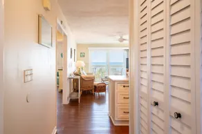 Familievenlig oceanfront condo med fantastiske faciliteter, pool og adgang til stranden, udendørs gazebos og rekreative center med gym indendørs pool / jacuzzi og lounge områder. - Image 3