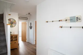Stunning 4br House for 10 Near Beach & Town - Image 5