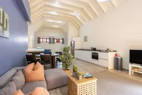 Stylish Urban Loft in Colourful Willemstad - Image 4