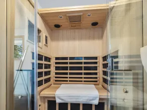 Cascadia Lounge: 3bd w/ Sauna Central Olympia - Image 2