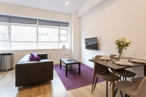 Modern and Spacious Duplex in Manchester City Centre - Image 4