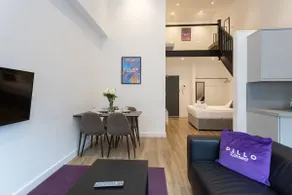 Modern and Spacious Duplex in Manchester City Centre - Image 5