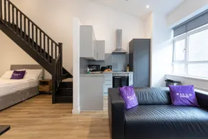 Modern and Spacious Duplex in Manchester City Centre - Image 3