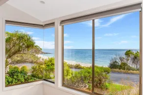 Chinamans at Hyams Beach - Image 3