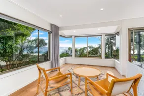 Chinamans at Hyams Beach - Image 5