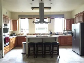 Front Row Townhouse - Image 4