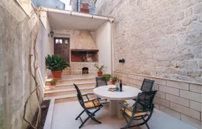 3 Bedroom Lovely Home In Pucisca - Image 4