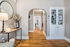 Charming Getaway, Walk to Windsor Lake & Downtown! - Image 5