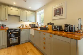 6 Sandy Lane - Image 3