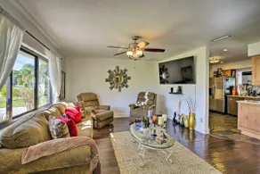 Pet-Friendly Oasis w/ Deck & Fire Pit in Bokeelia! - Image 5